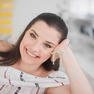 Meet your Posher, Isabella